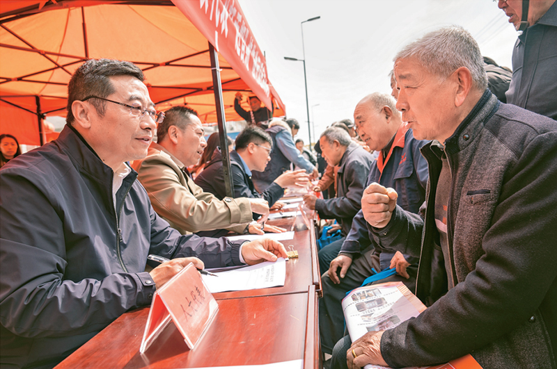 学习贯彻党的二十届三中全会精神——施芝鸿：坚定践行全过程人民民主